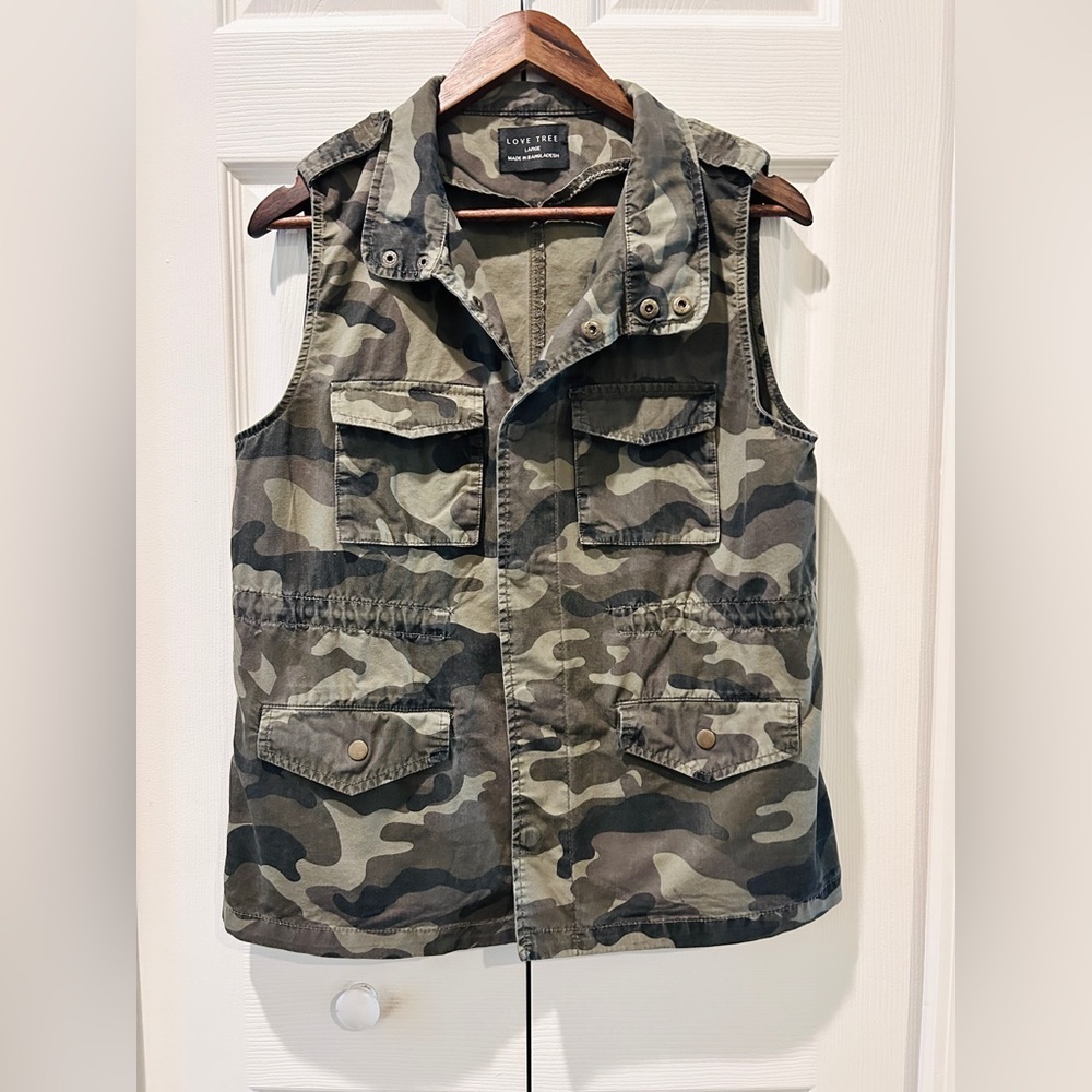Love Tree Camo Utility Vest Size Large Military Cargo Sleeveless Jacket - Picture 3 of 7